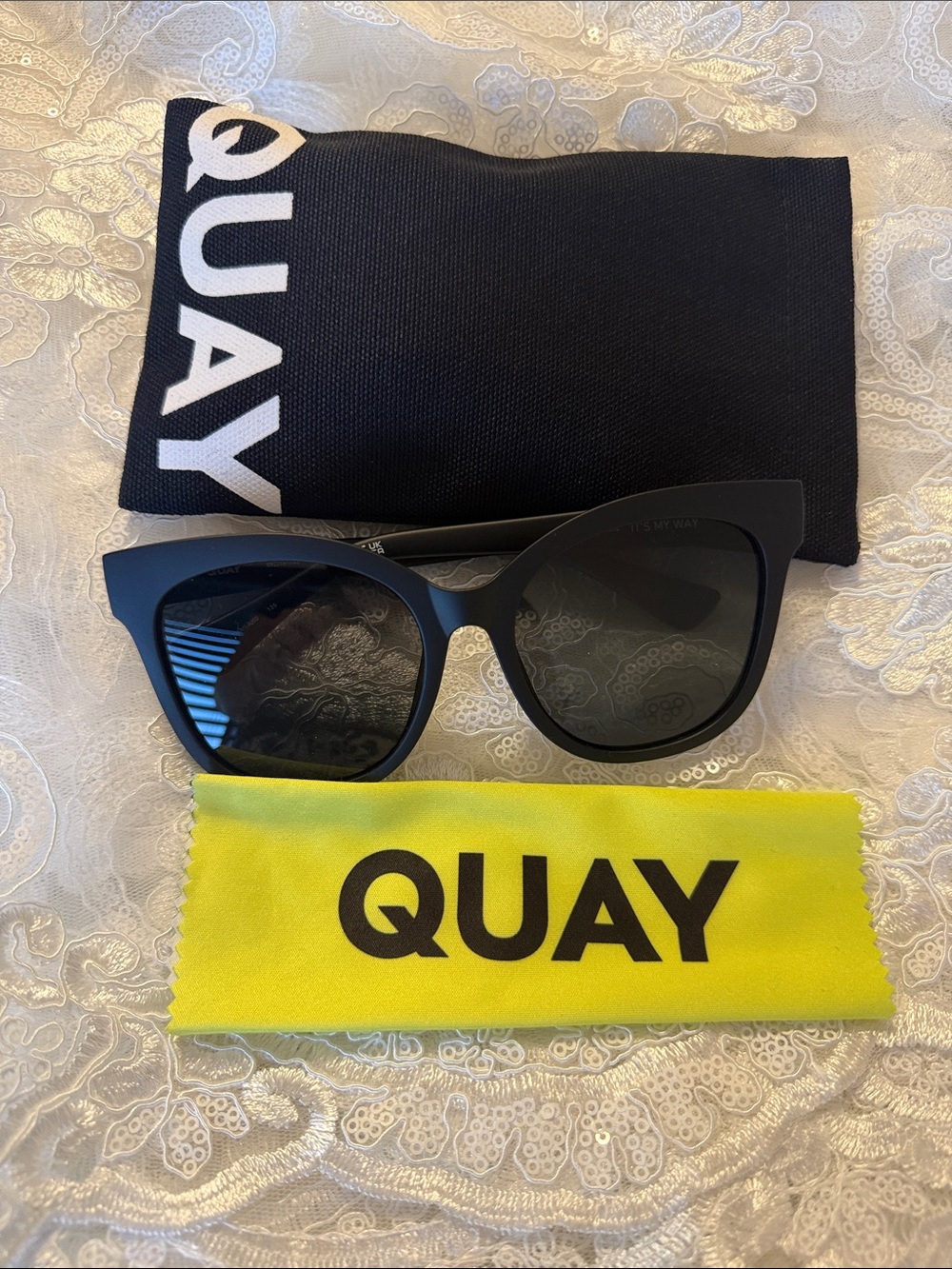 Quay New sunglasses